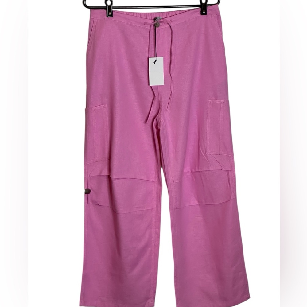 NWT Linen Blend Cargo Pants.  W 16”  X. L 38”.  INSEAM 25”